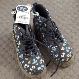 NWT Oshkosh Ziomi Floral Boots 11M
